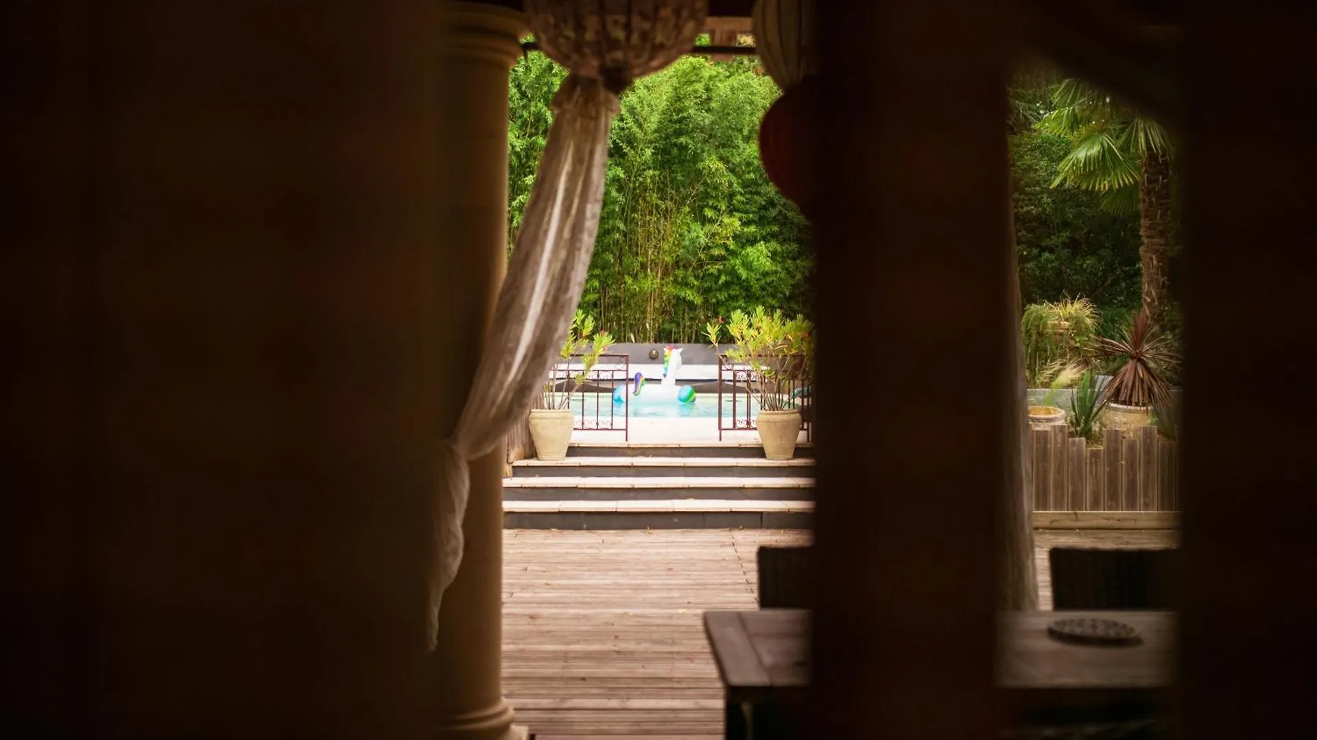 Bed & Breakfast Chambre D'Hote De Charme Piscine Et Jacuzzi Privatisable, Manoir, 1H Lyon Lay